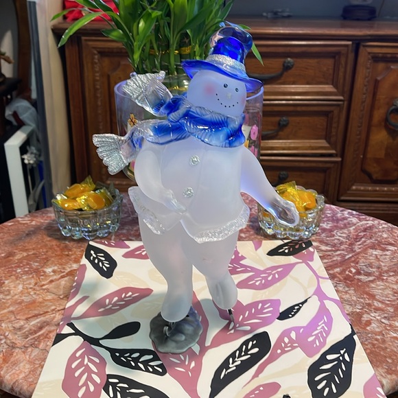 Fabulous Ice Skating Snowman - Picture 3 of 11